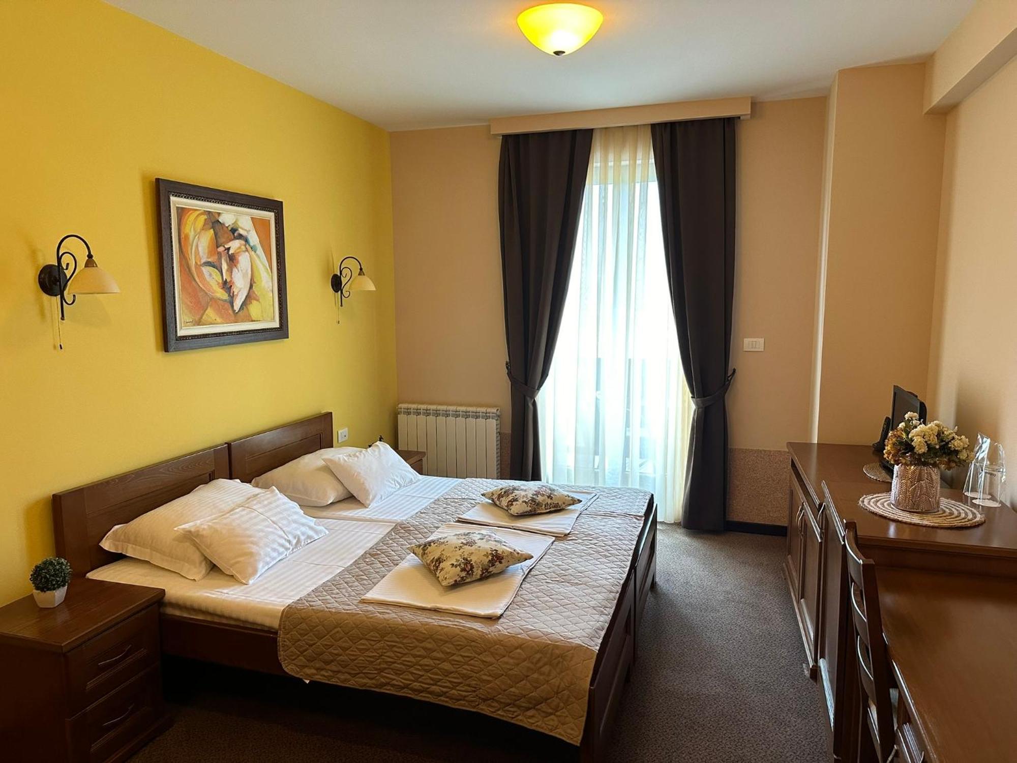 Hotel Monte Rosa Cetinje Luaran gambar